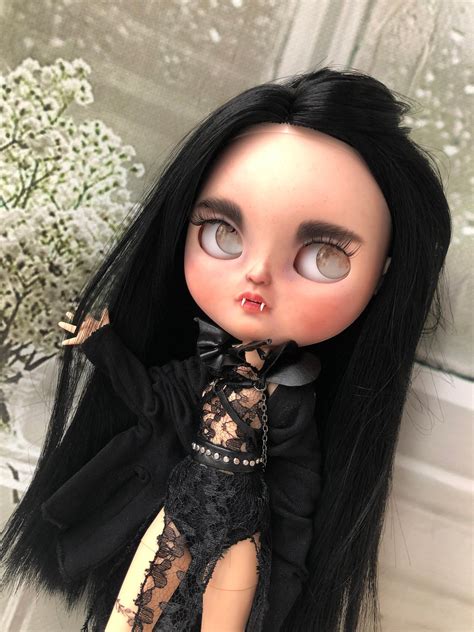 dark hair dolls